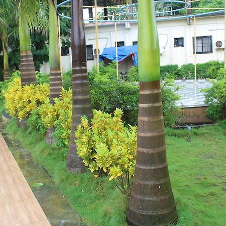 Hotel Metro Palace Resort Karjat Ngoại thất bức ảnh