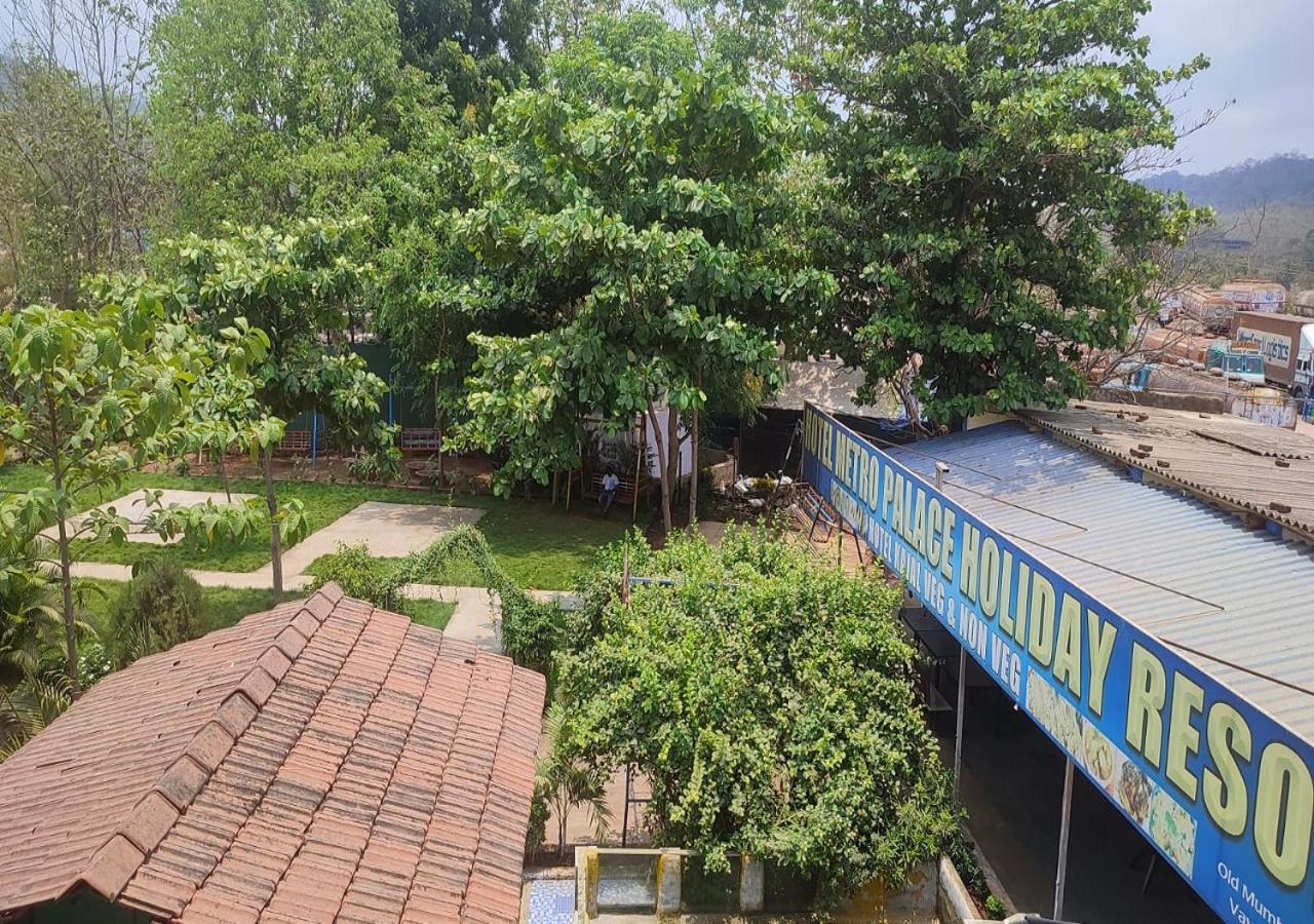 Hotel Metro Palace Resort Karjat Ngoại thất bức ảnh