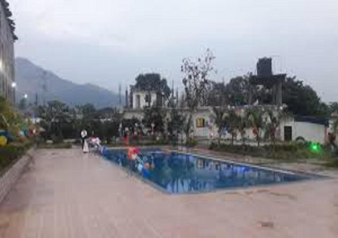 Hotel Metro Palace Resort Karjat Ngoại thất bức ảnh