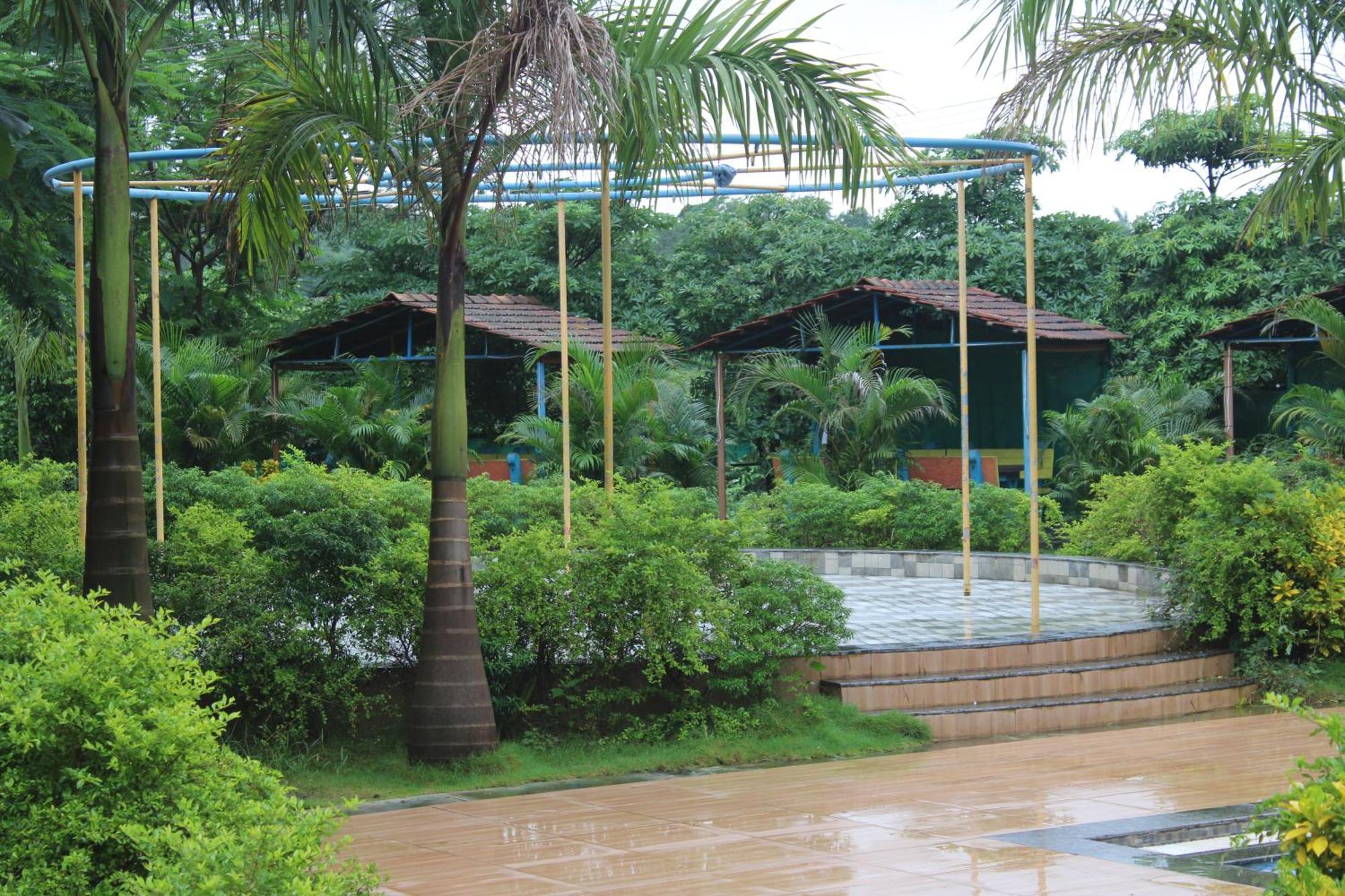 Hotel Metro Palace Resort Karjat Ngoại thất bức ảnh