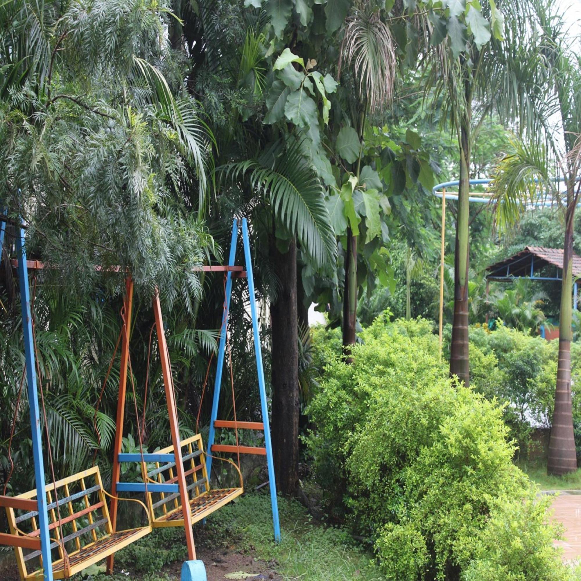Hotel Metro Palace Resort Karjat Ngoại thất bức ảnh