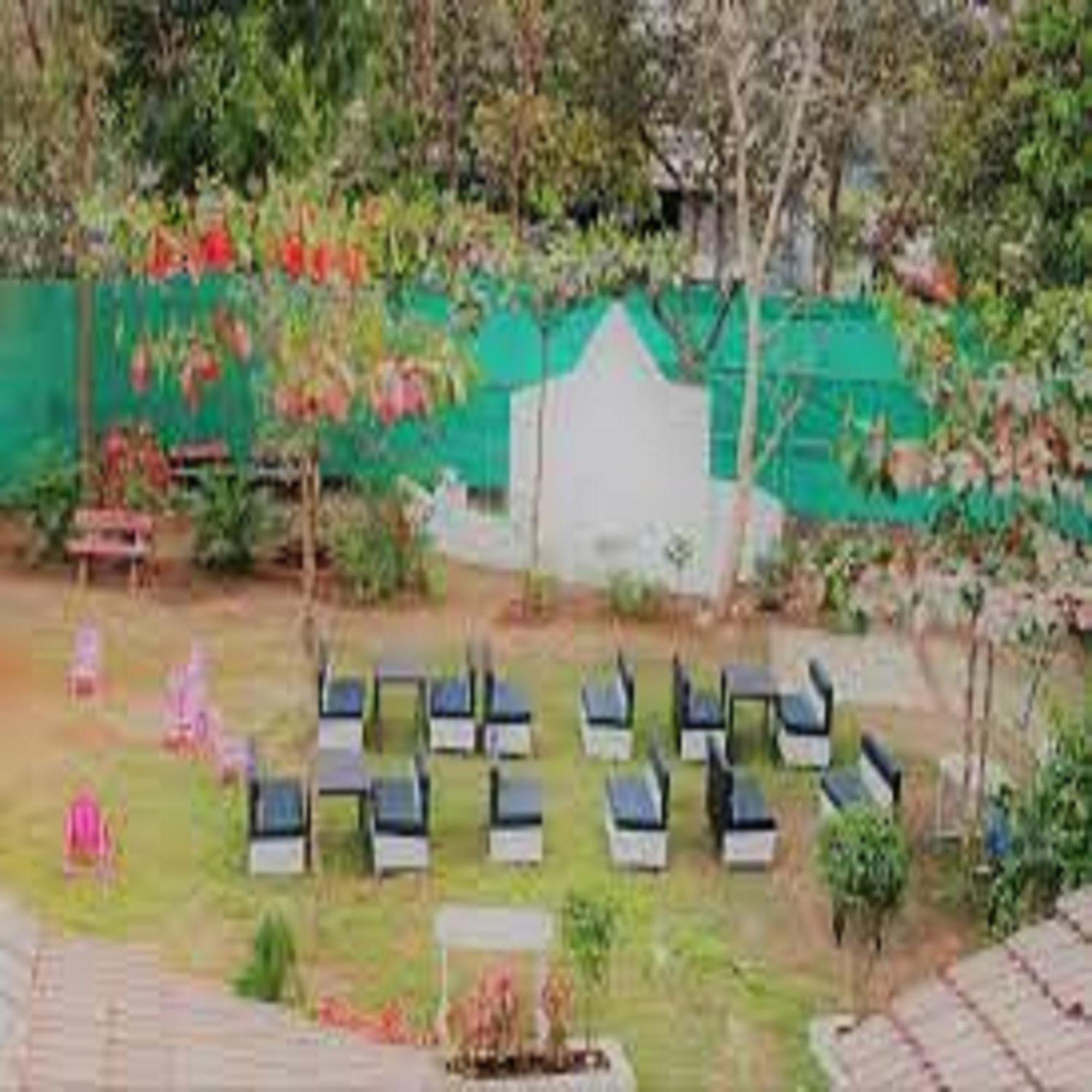 Hotel Metro Palace Resort Karjat Ngoại thất bức ảnh