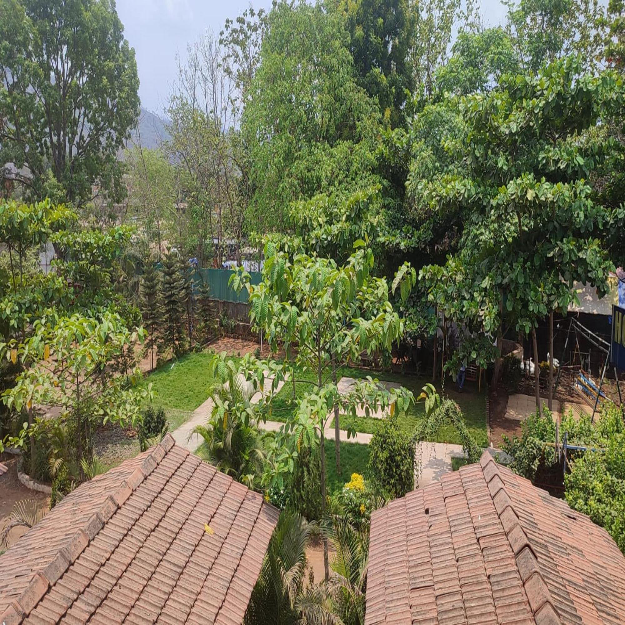 Hotel Metro Palace Resort Karjat Ngoại thất bức ảnh