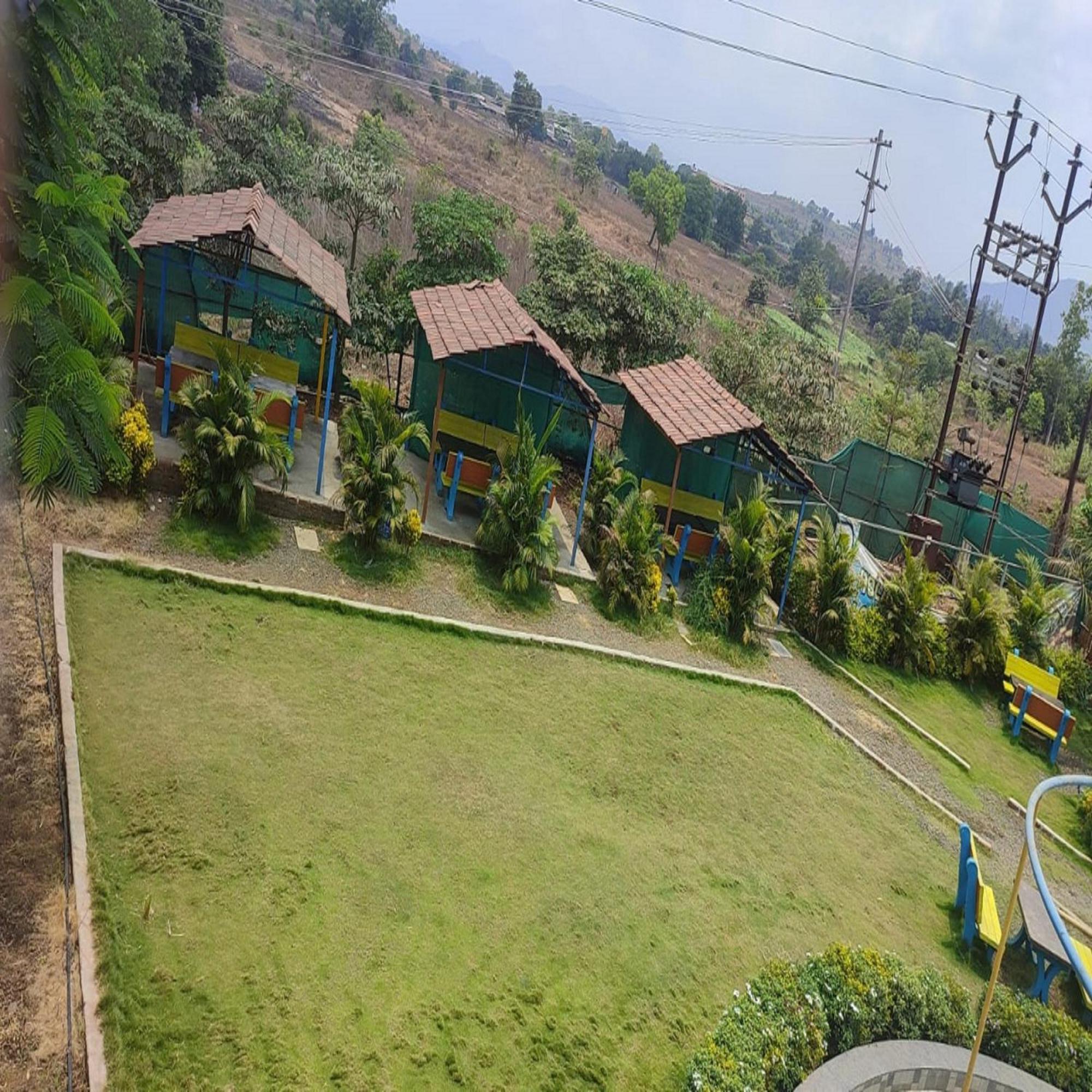 Hotel Metro Palace Resort Karjat Ngoại thất bức ảnh
