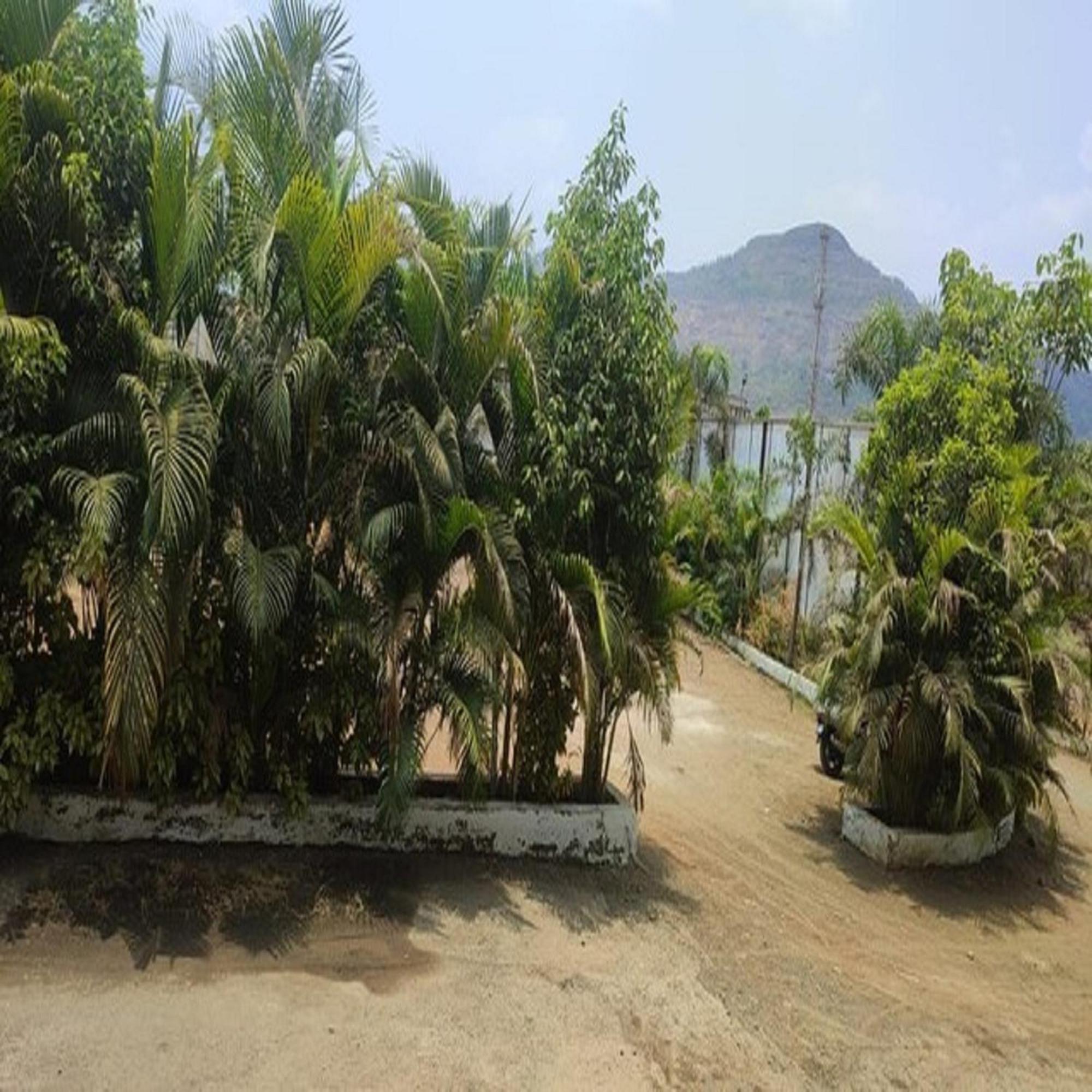 Hotel Metro Palace Resort Karjat Ngoại thất bức ảnh